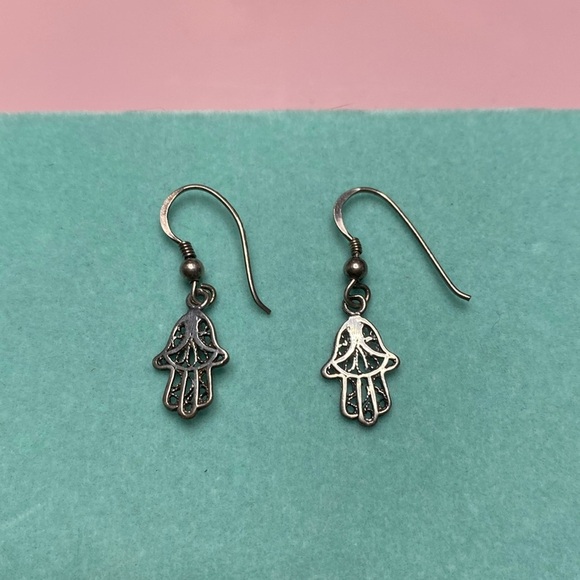 💛 Vintage Silver Hamsa Hand Earrings - Picture 1 of 5